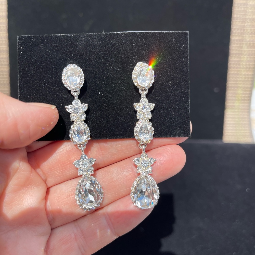 Chandelier earrings